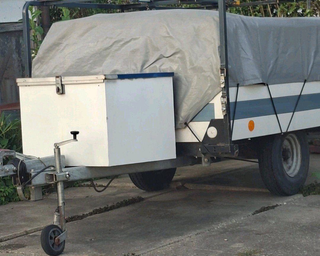 Compacte vouwwagen met handige opbergbox, Ophalen