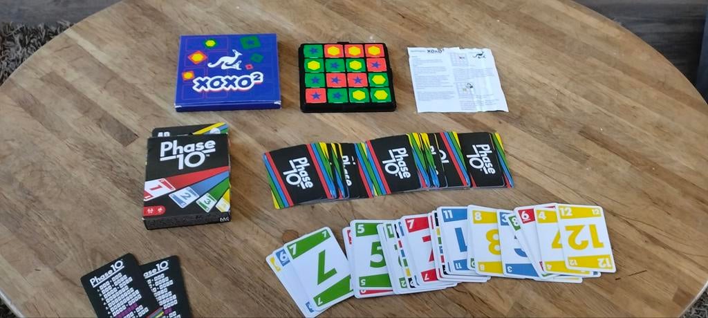 Phase 10 & XOXO² Spellenbundel, Hobby en Vrije tijd, Gezelschapsspellen | Bordspellen, Mattel Games, Ophalen of Verzenden, Zo goed als nieuw