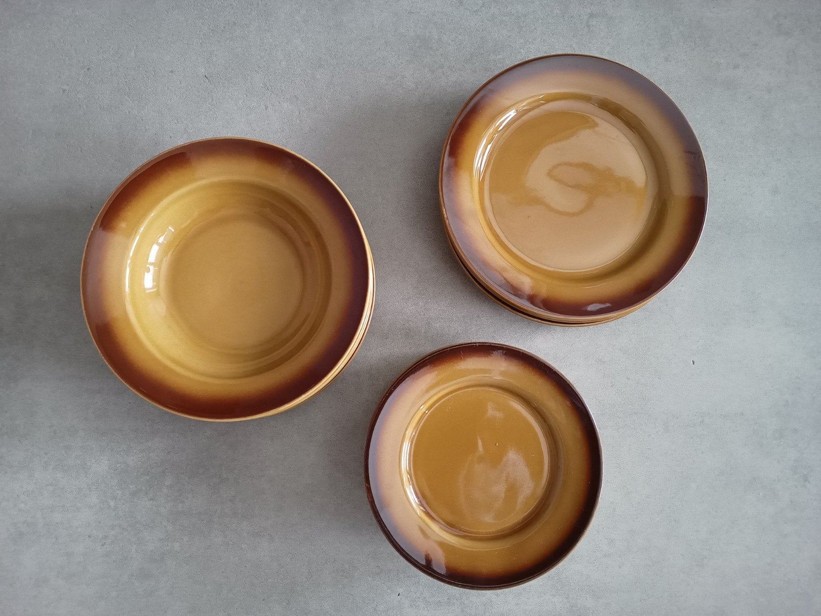 set vintage borden / servies. Tulowice, Poland/Polen, 18 st., Ophalen, Overige merken, Vintage, Bord(en)
