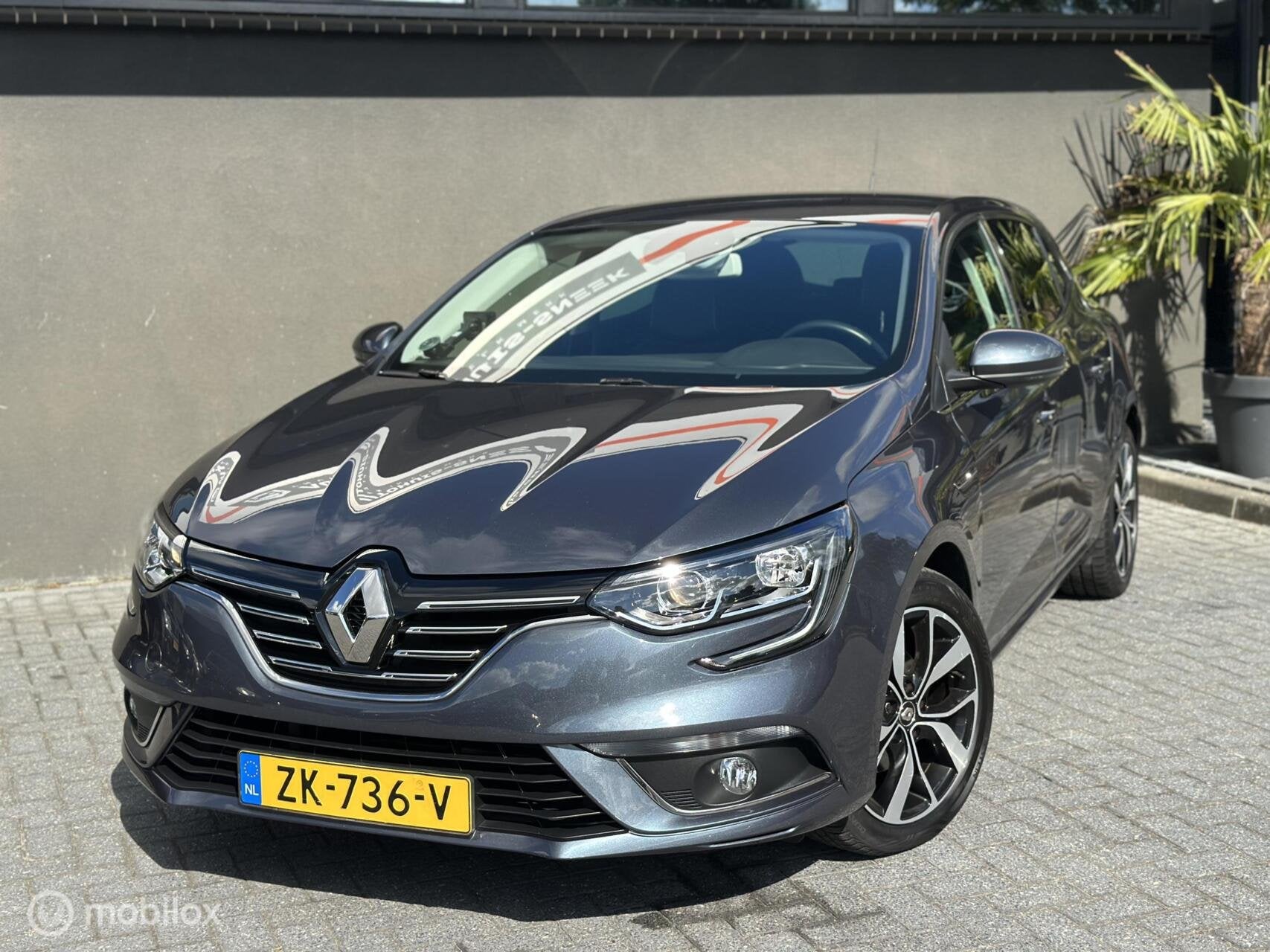 Renault Mégane 1.3 TCe Bose | Automaat | Camera | Trekhaak, Gebruikt, Euro 6, 4 cilinders, 1650 kg