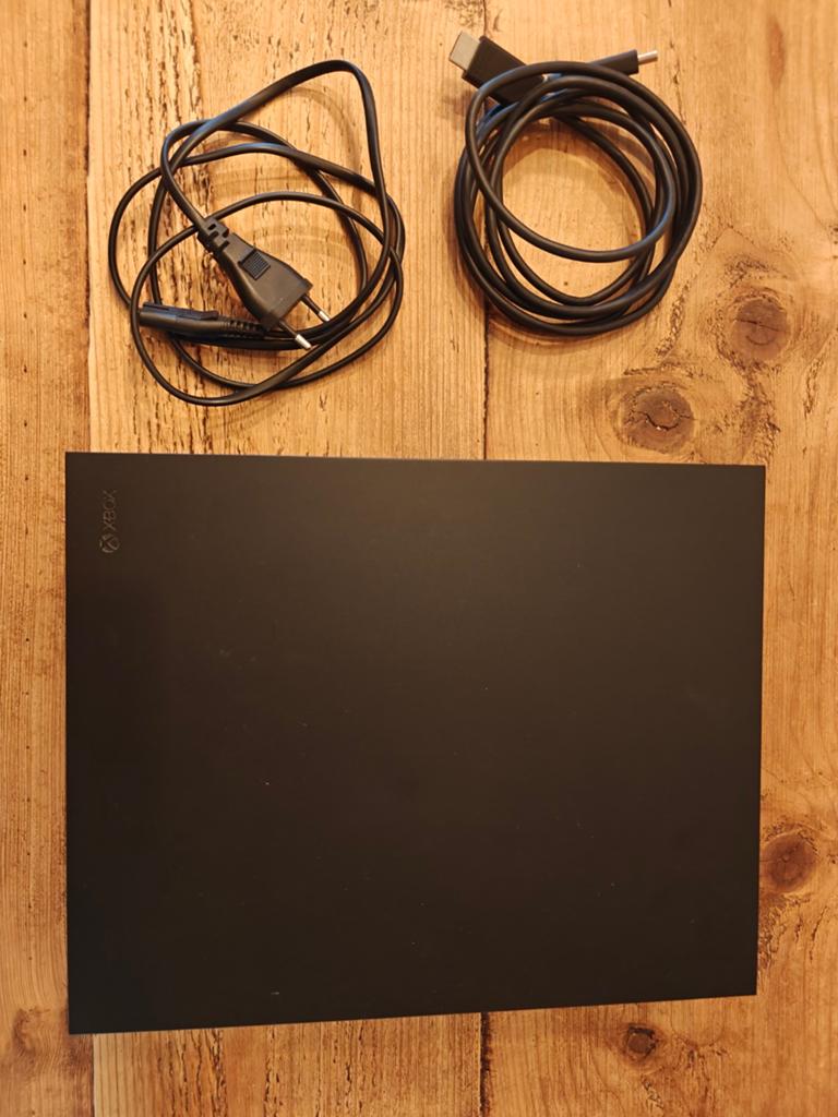 Xbox One X - 1TB - 4K, Ophalen of Verzenden, Zo goed als nieuw, Zonder controller, 1 TB