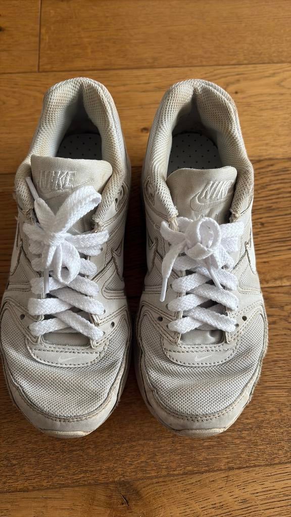 Nike air maat 35, Gebruikt, Ophalen of Verzenden, Jongen of Meisje, Sportschoenen