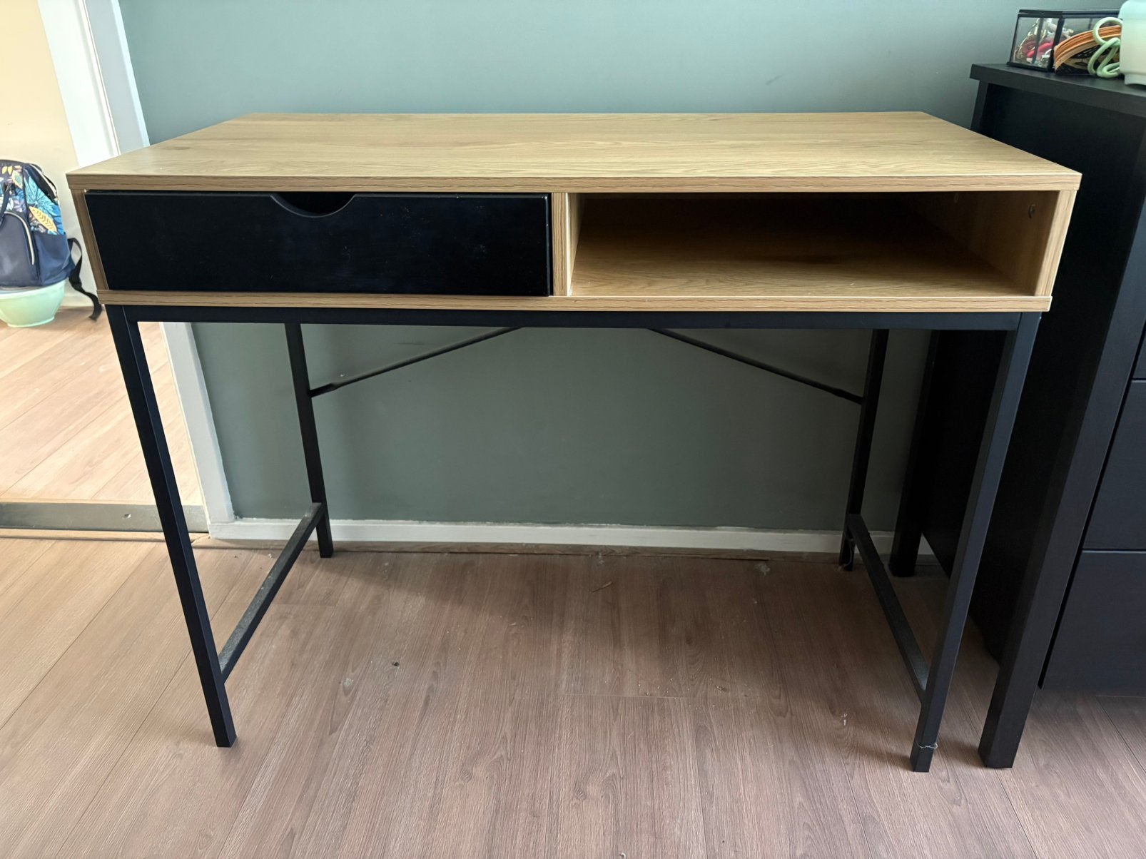 Jysk Bureau houtkleur, Ophalen, Met lades, Spaanplaat of MDF, Schoolbureau