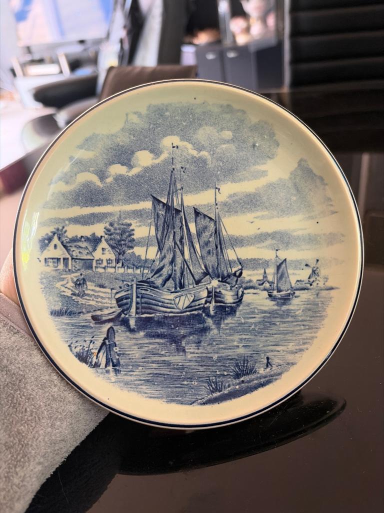 Delfts Blauw decoratief bordje met Hollands landschap, Ophalen