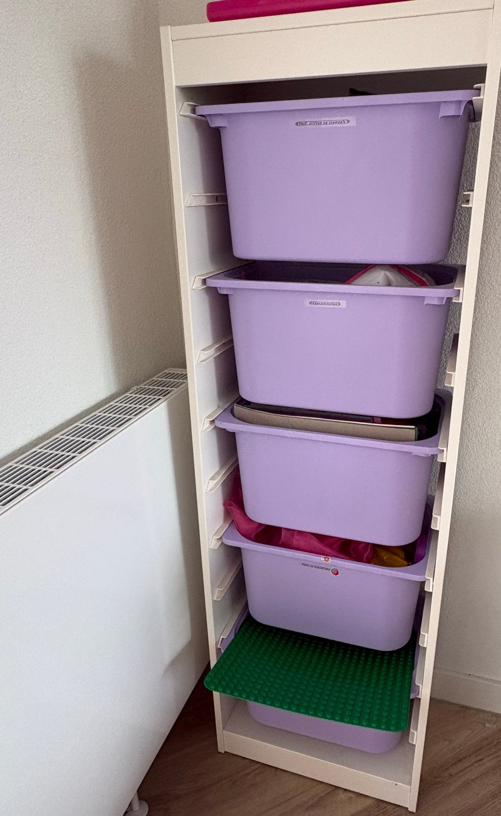 Trofast kast met paarse bakken, Ophalen, Minder dan 75 cm, 105 cm of meer, Zo goed als nieuw