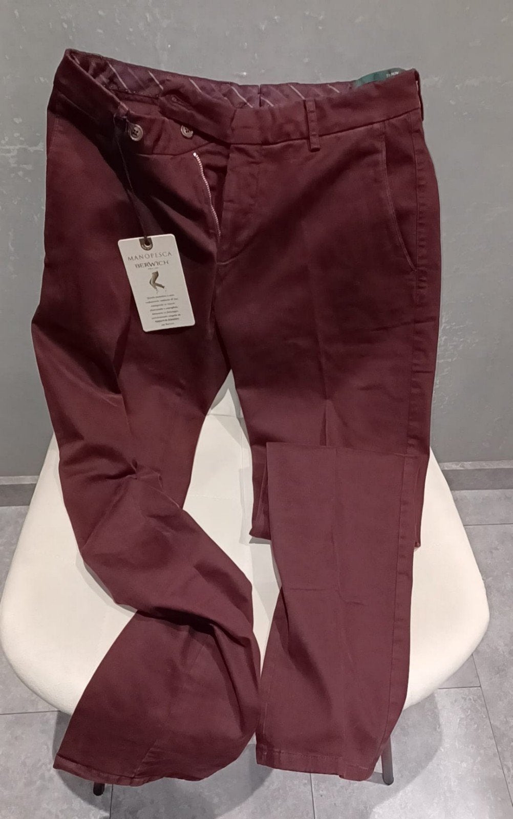 Berwich chino Maat 46 Bordeauxrood 98% katoen 2% elastaan ni, Nieuw, Rood, Maat 46 (S) of kleiner, Berwich