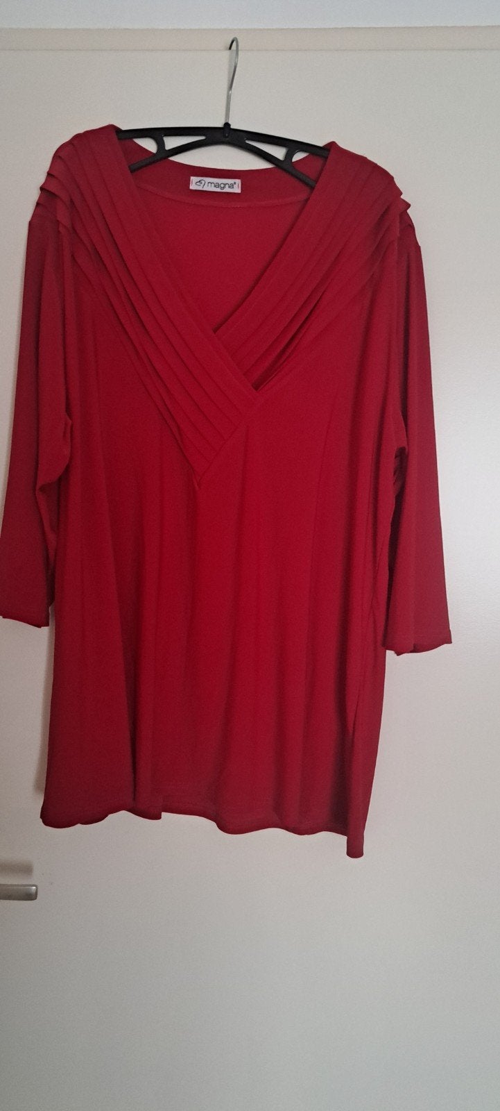 magna shirt nieuw 48/50 rood, Kleding | Dames, Maat 46/48 (XL) of groter, Nieuw, Ophalen of Verzenden, Korte mouw