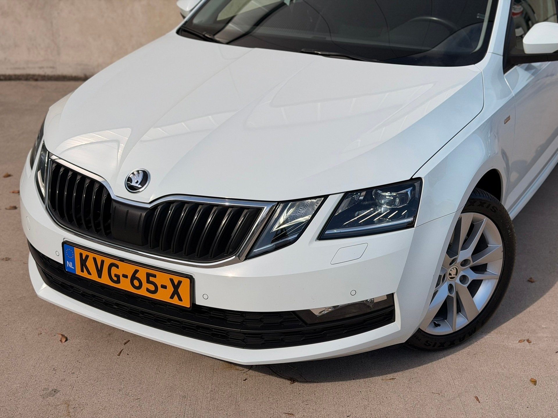 Skoda Octavia Combi 1.8 TSI 4x4 DSG Pano Trekhaak CarPlay El, Dealer onderhouden, Stof, Gebruikt, Wit