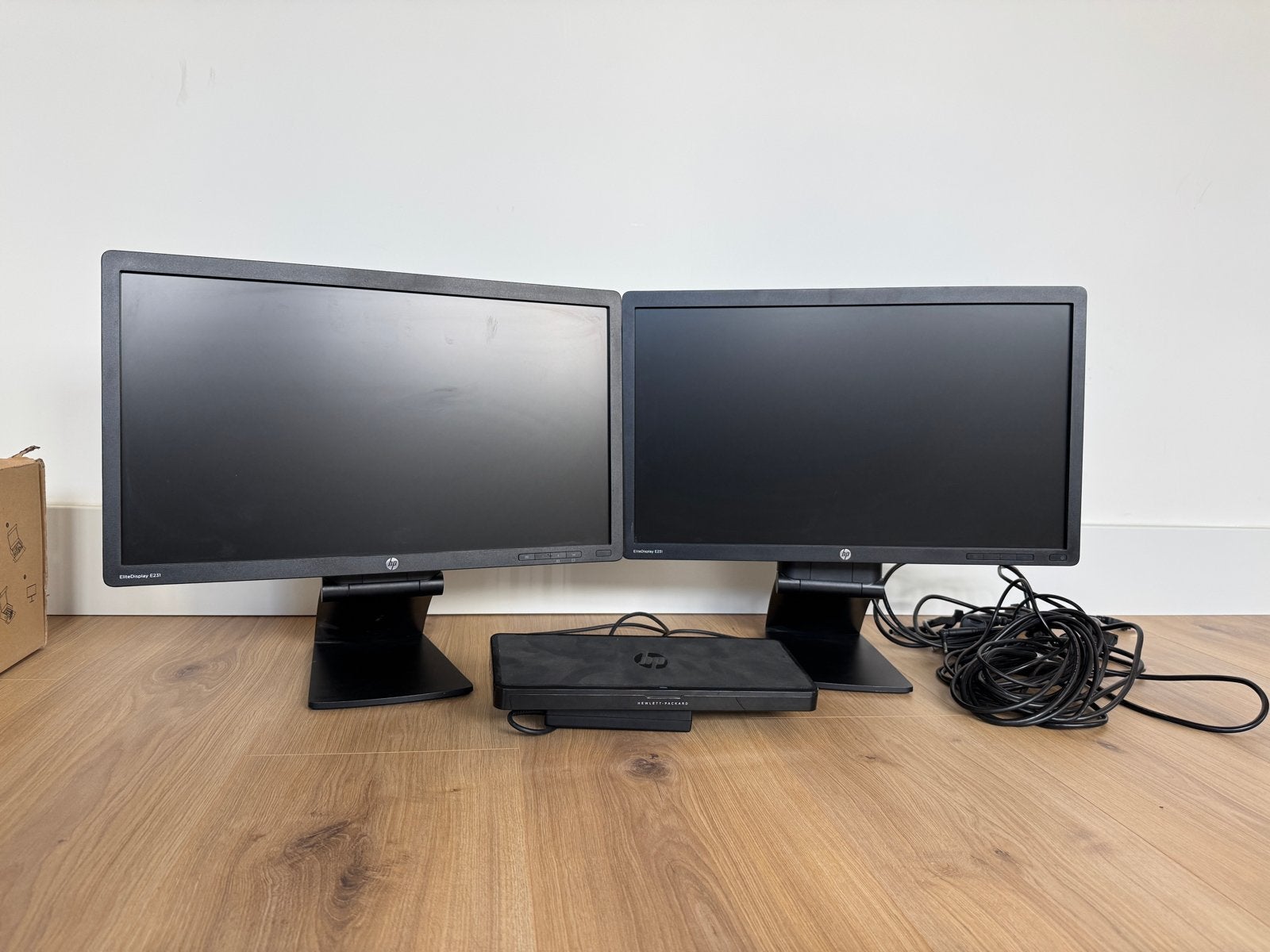 2x HP EliteDisplay E231 monitoren met docking station, Gebruikt, In hoogte verstelbaar, Full HD, Ophalen of Verzenden