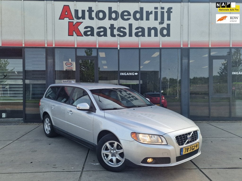 Volvo V70 2.0D Limited Edition - Leer - Navi - Cruise -, Voorwielaandrijving, 136 pk, Gebruikt, Zwart