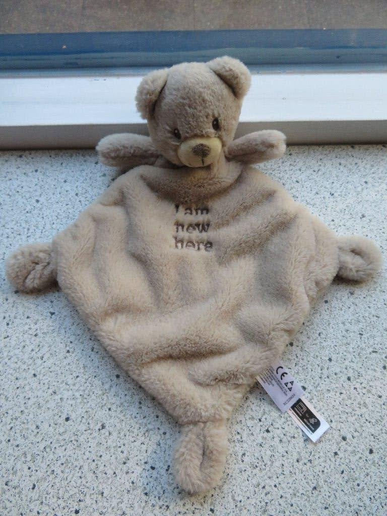 Knuffeldoek beer of beertje merk Nicotoy met I am new here, Kinderen en Baby's, Speelgoed | Knuffels en Pluche, Beer, Ophalen of Verzenden