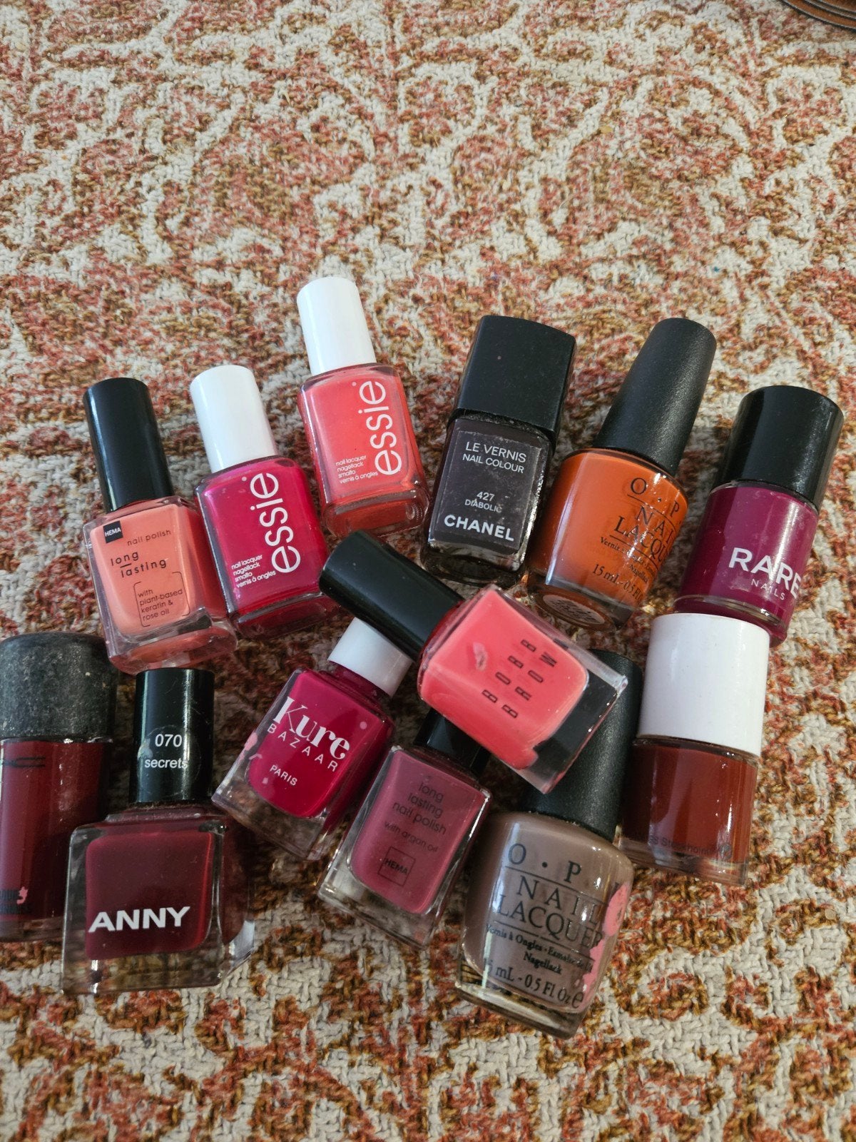 Diverse potjes nagellak van Essie, Bobbi B., OPI, Hema etc., Ophalen of Verzenden, Gebruikt, Overige kleuren, Handen en Nagels