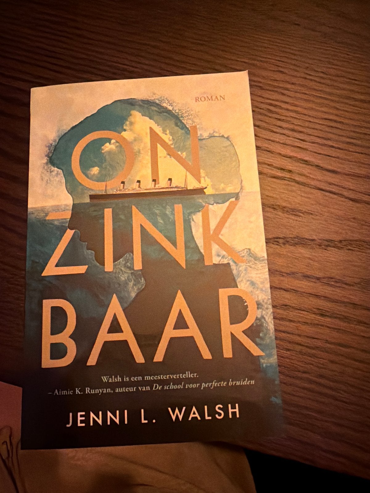 Onzinkbaar - Jenni L. Walsh (Roman), Ophalen of Verzenden, Nieuw, Europa overig