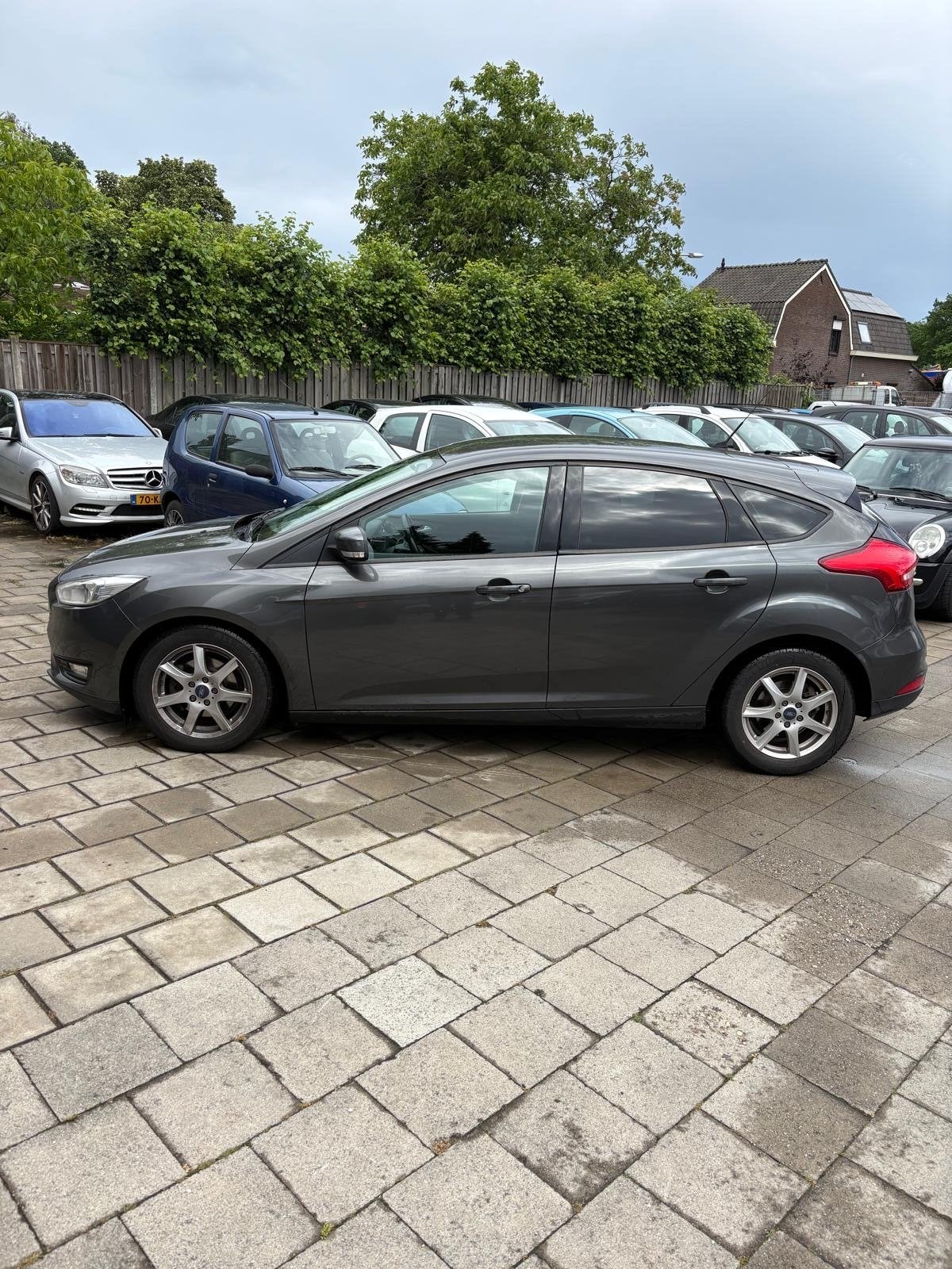 Ford Focus 1.5 Tdci 105pk 5-deurs 2016 Grijs, Auto's, 4 cilinders, 400 kg, 400 kg, Particulier