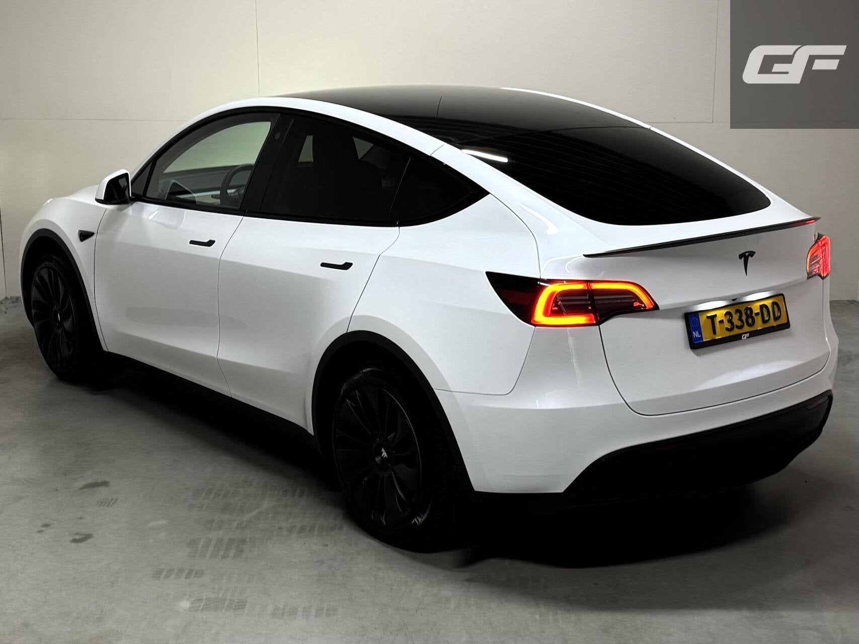 Foto 8 van Tesla Model Y RWD 58 kWh 92% SOH Black Edition Trekhaak FSD