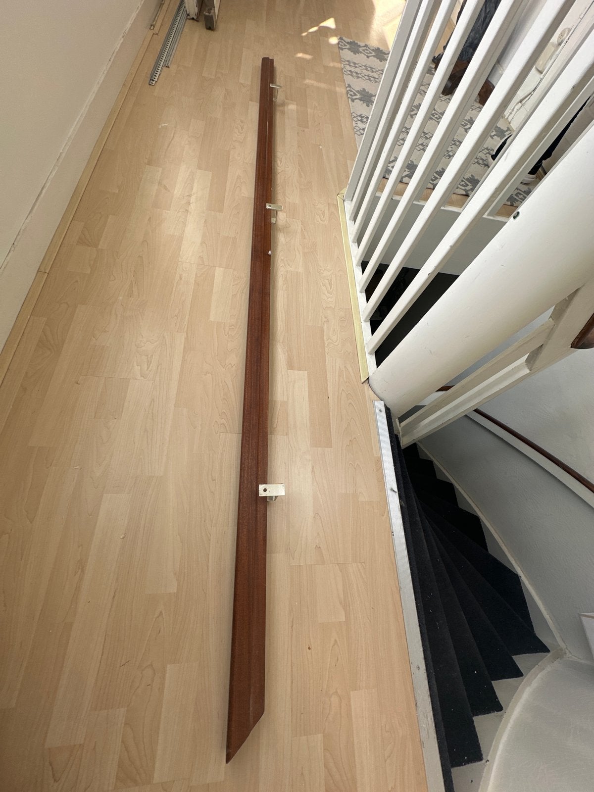 Massief houten trapleuning 290cm met haken, Ophalen, Gebruikt, Trap, 2 tot 4 meter