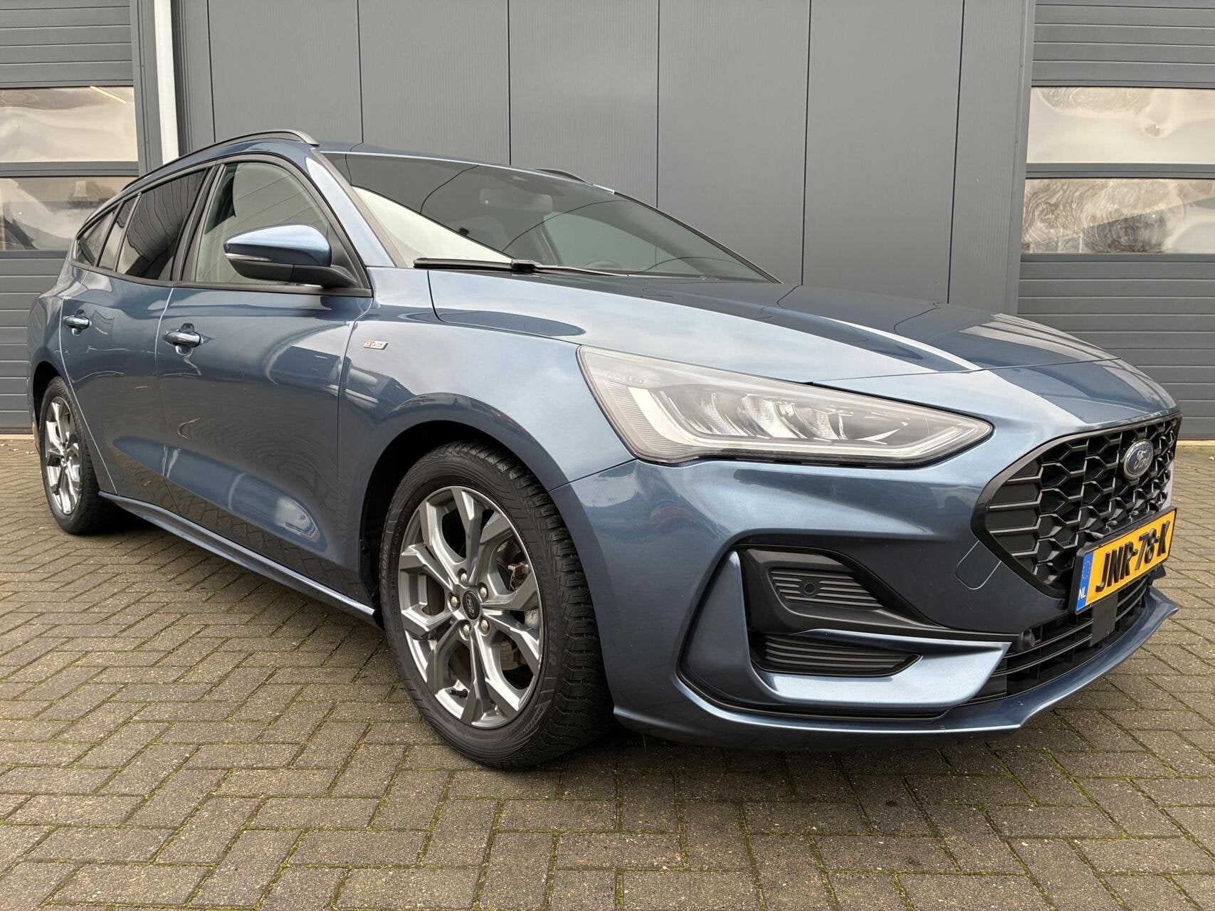 Ford Focus Wagon 1.0 EcoBoost Hybrid 125 PK ST-Line | NAVI |, Auto's, 1349 kg, Gebruikt, Zwart, Blauw
