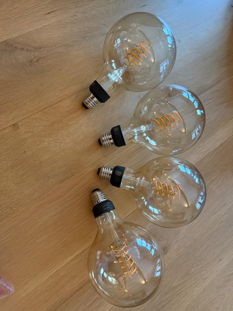 3x Philips Hue G125 Filament lampen - Zo goed als nieuw, Led-lamp, Minder dan 30 watt, Zo goed als nieuw, E27 (groot)