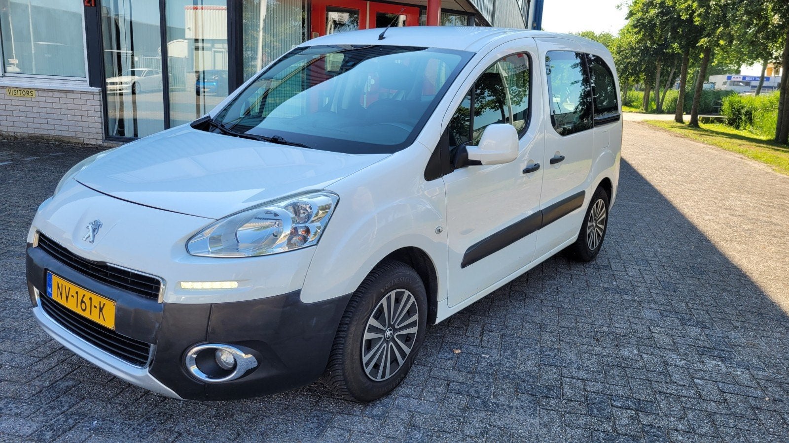 Peugeot Partner 1.6 72KW Tepee 5PL 2013 Wit airco/nw apk!, Auto's, Peugeot, Voorwielaandrijving, 4 cilinders, Wit, 98 pk