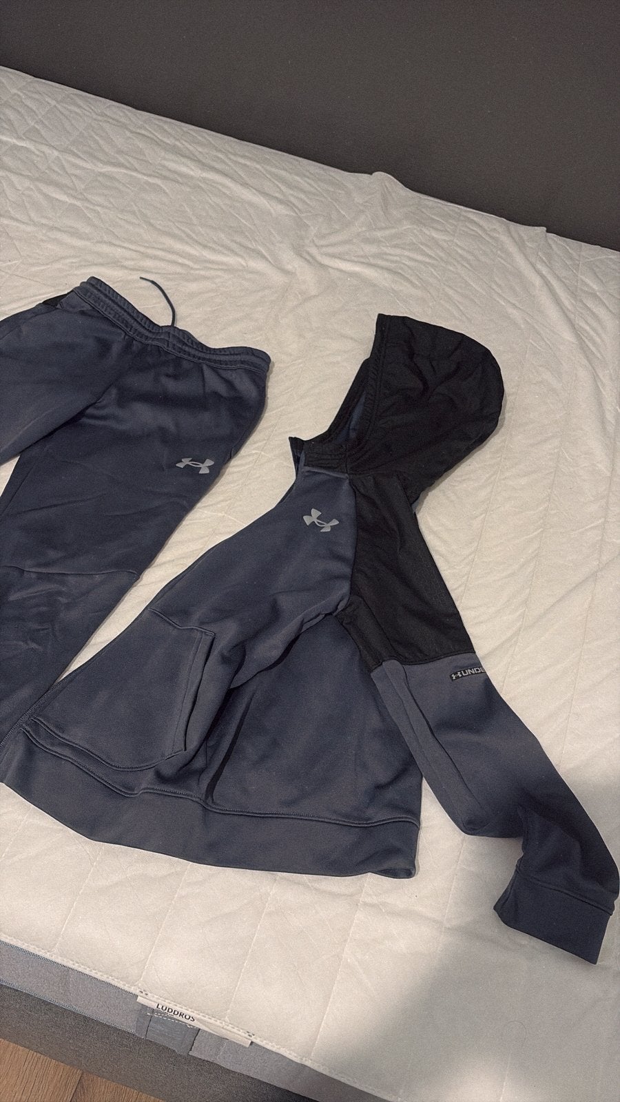 Hele leuk under armour trainingspak,, Verzenden, Zo goed als nieuw, Jongen of Meisje