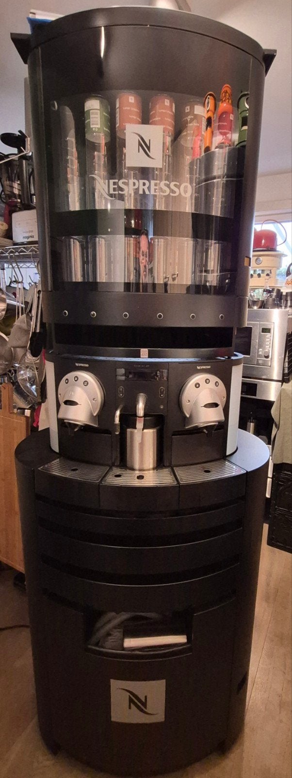 Nespresso professional 734/cs223 toren, Ophalen, Koffiepads en cups, 10 kopjes of meer, Koffiemachine
