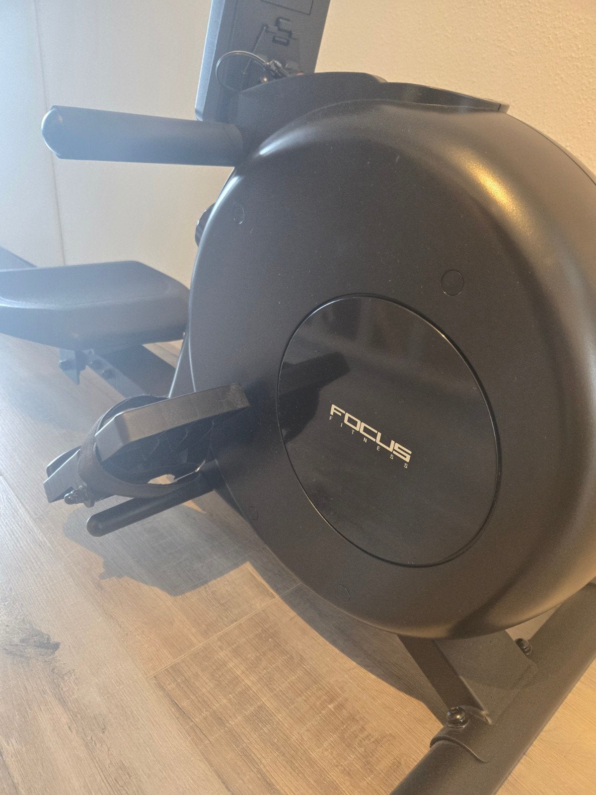 Focus Fitness Roeitrainer Row 2.4, Sport en Fitness, Fitnessapparatuur, Ophalen, Zo goed als nieuw, Rug, Metaal