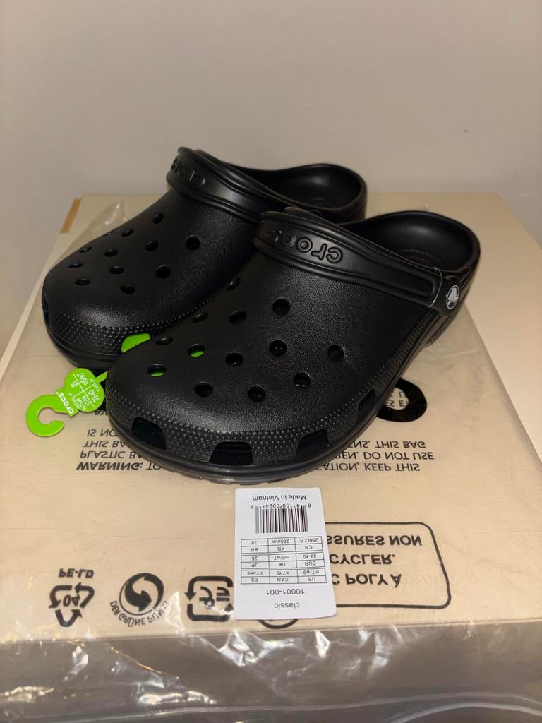 Nieuwe zwarte Crocs Classic Clogs maat 39-40, Verzenden, Nieuw, Zwart, Slippers