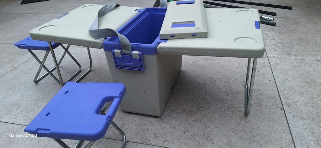 Koelbox met uitklapbare tafel en krukjes, Ophalen, Gebruikt, Koelbox, Koelelement