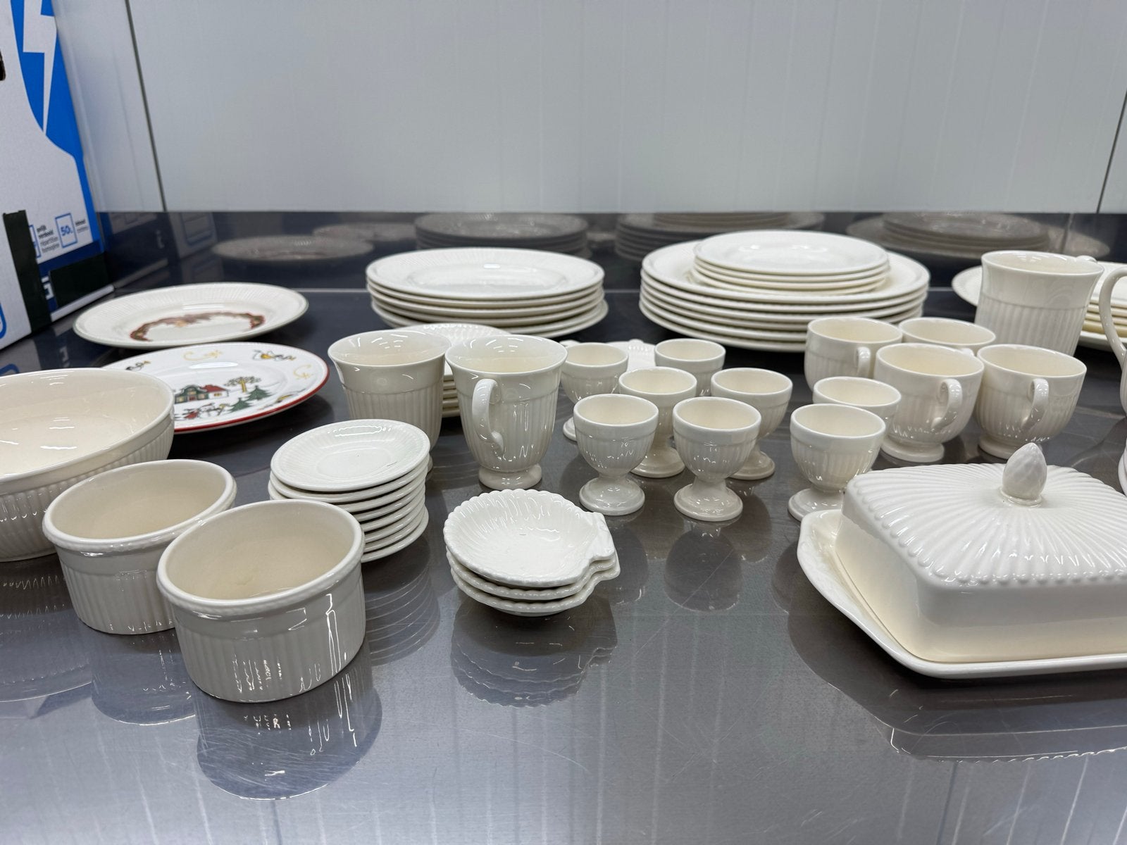 Uitgebreid Wedgwood Servies - Diverse Stijlen en Onderdelen, Ophalen, Zo goed als nieuw, Wedgwood, Compleet servies