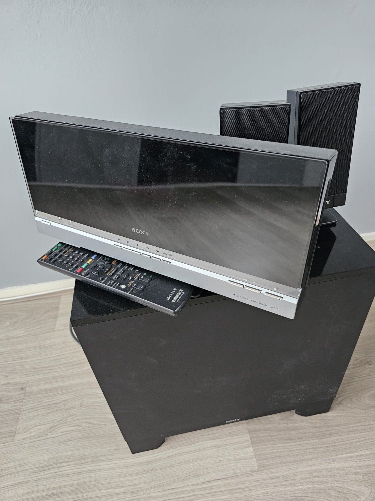 Sony DAV-F200 Home Cinema Set met DVD-speler en 2.1 systeem, Ophalen, Gebruikt, 2.1-systeem, 70 watt of meer