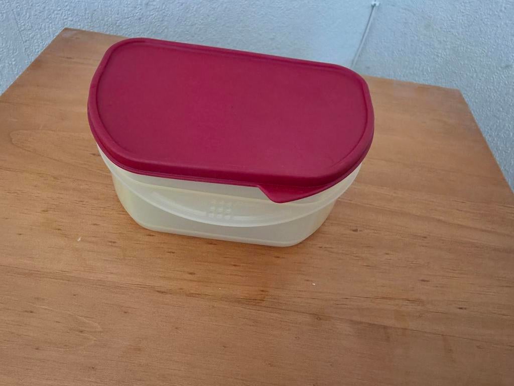 Tupperware bakje met rood deksel, Ophalen of Verzenden