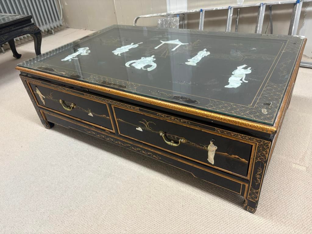 Oosterse salontafel, Ophalen