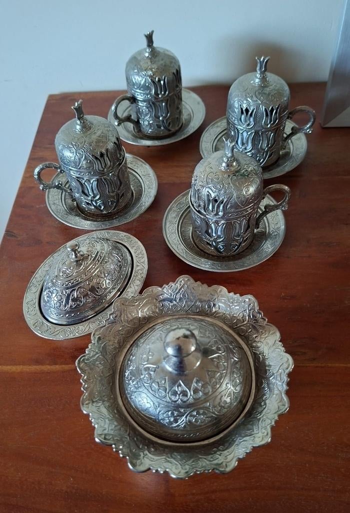 Turks servies 6 kopjes 4 schaaltjes etc, Ophalen of Verzenden, Zo goed als nieuw, Overige stijlen, Kop(pen) en/of Schotel(s)