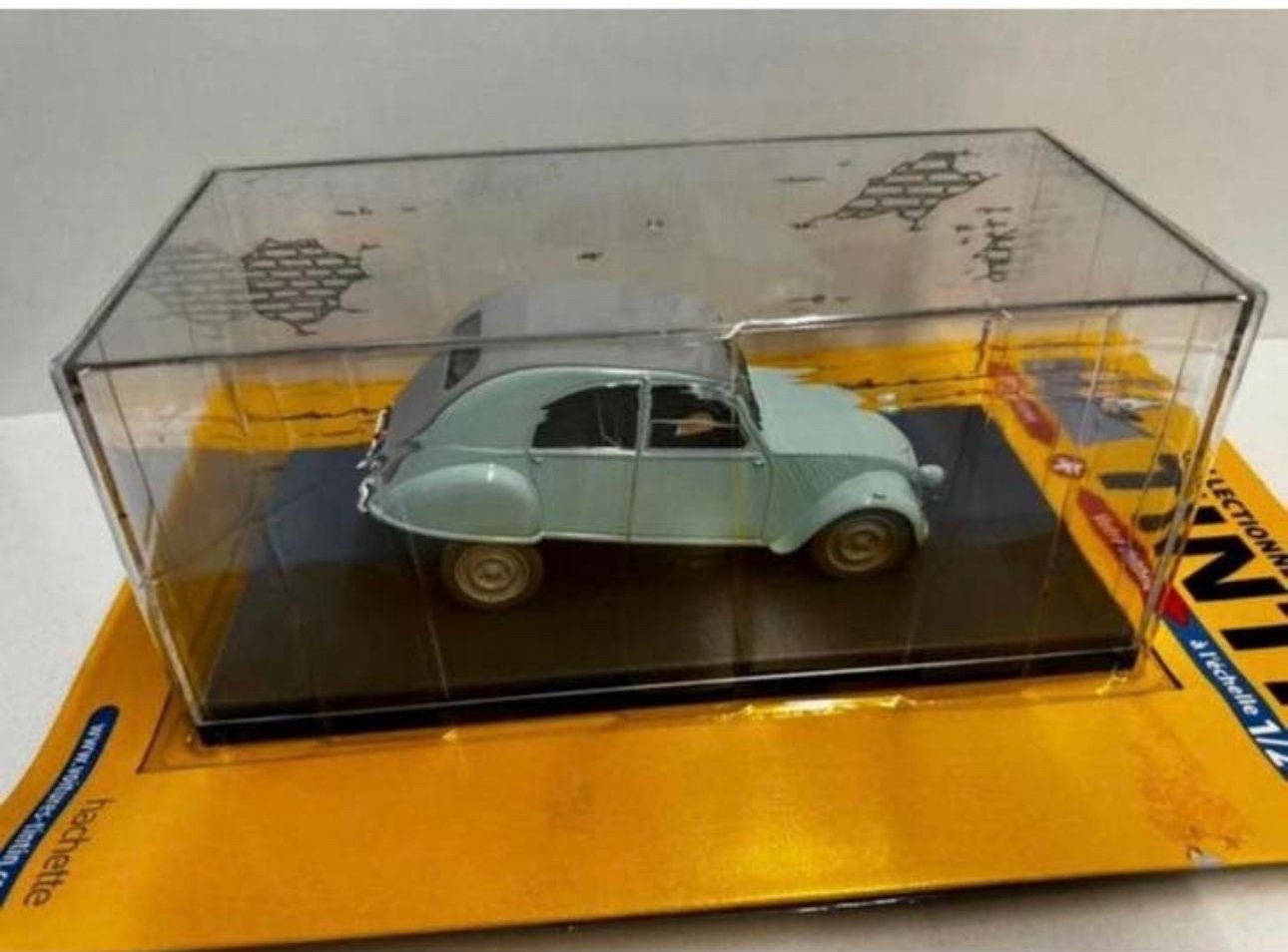 Kuifje auto 1:24 de Citroen 2cv zaak zonnebloem no8, Ophalen of Verzenden, Kuifje, Nieuw, Beeldje of Figuurtje