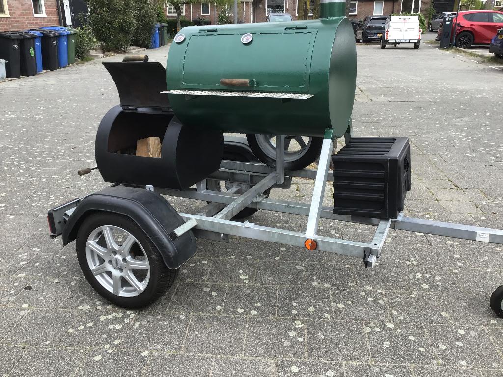 Barbecue, Tuin en Terras, Houtskoolbarbecues, Ophalen, Gebruikt, Met accessoires
