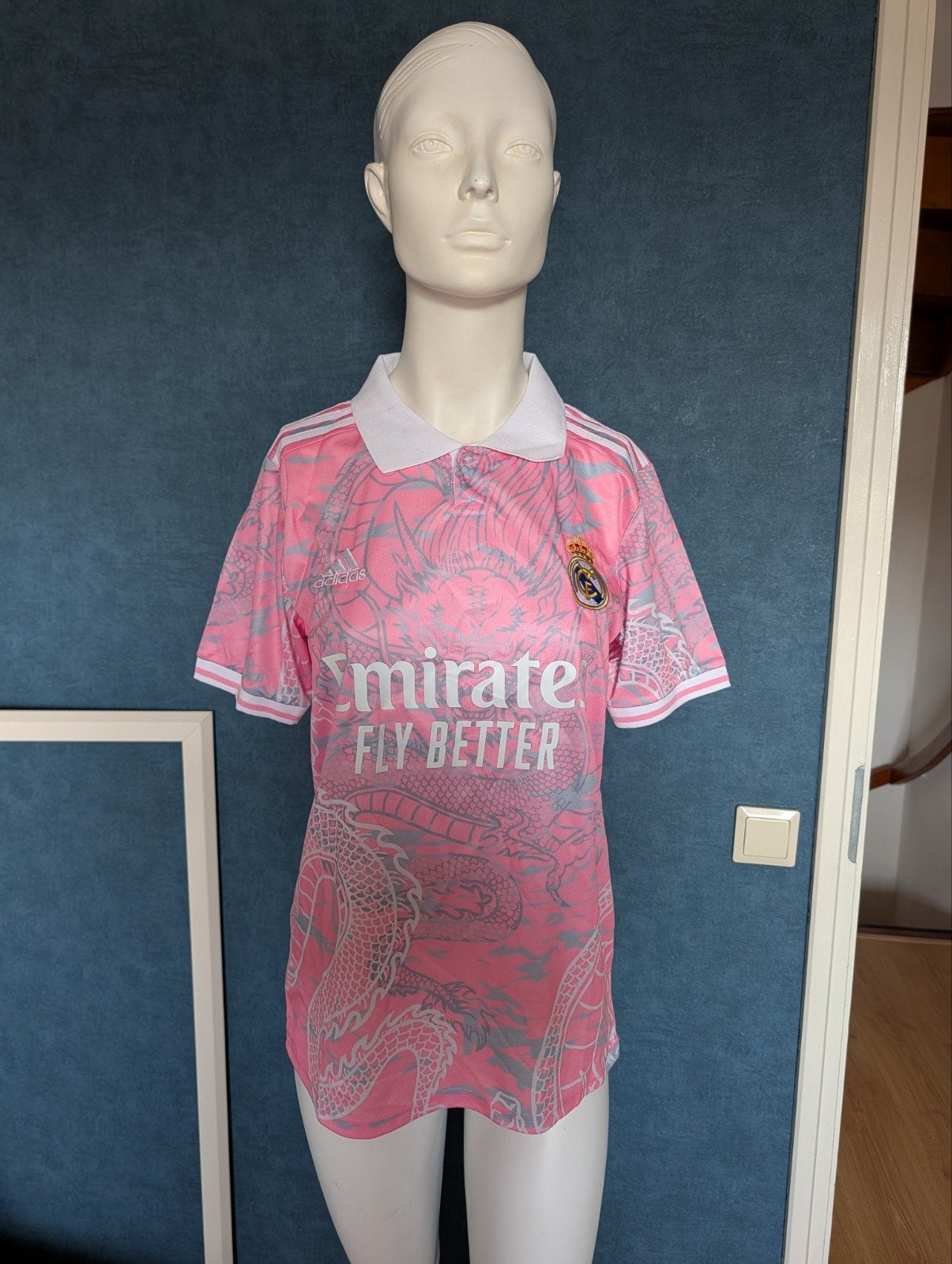 Prachtig Real Madrid voetbalshirt S in opvallend roze met gr, Ophalen of Verzenden, Nieuw, Roze