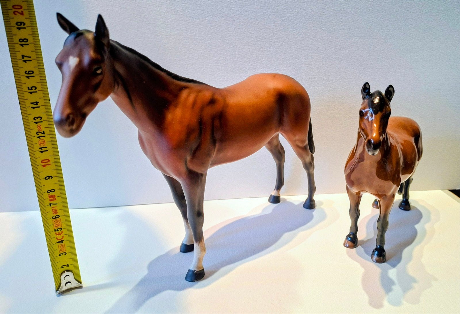 Twee paardenbeelden van keramiek, merk Beswick, Verzamelen, Ophalen of Verzenden, Zo goed als nieuw, Dier