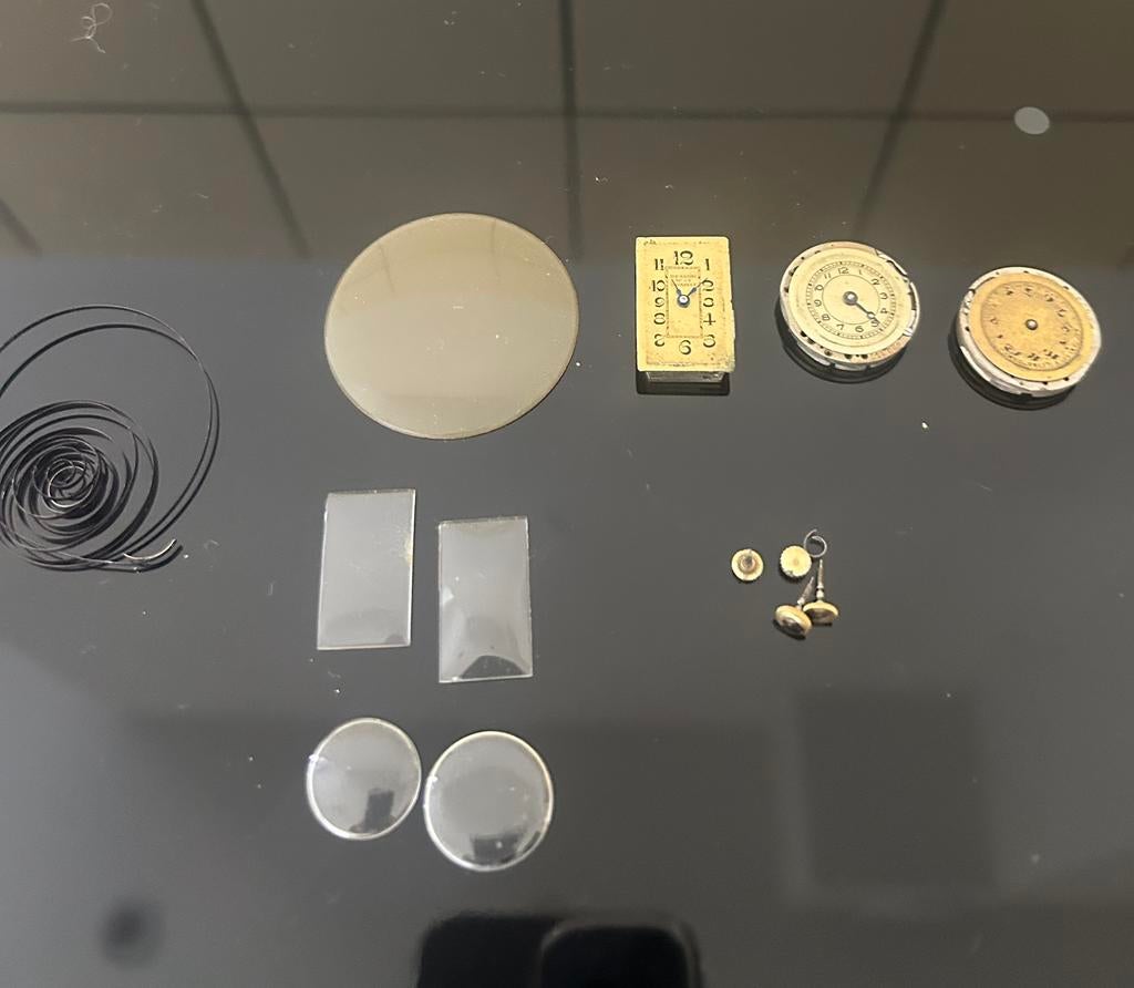 Diverse onderdelen om horloges mee te repareren, Ophalen of Verzenden, Overige materialen, Overige merken