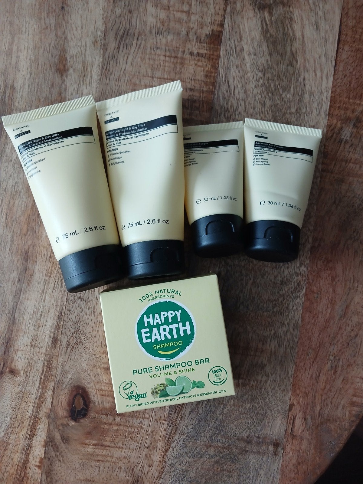 Organic & Botanic gezichtsverzorging en Happy Earth shampoo, Ophalen of Verzenden, Nieuw, Verzorging