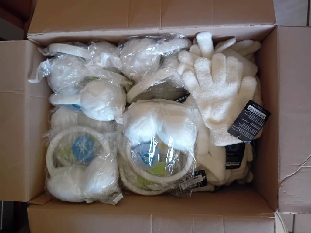 23 Oorwarmers en 36 handschoenen, Ophalen of Verzenden, Nieuw