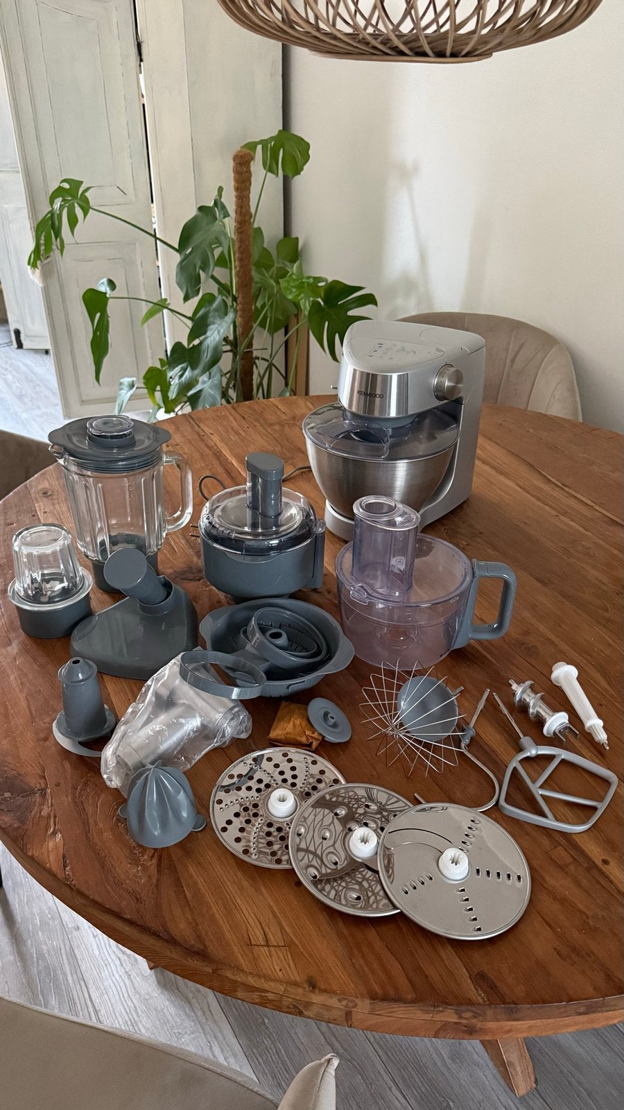 Kenwood  keukenmachine met accessoires, Ophalen, 4 liter of meer, 3 snelheden of meer, Zo goed als nieuw