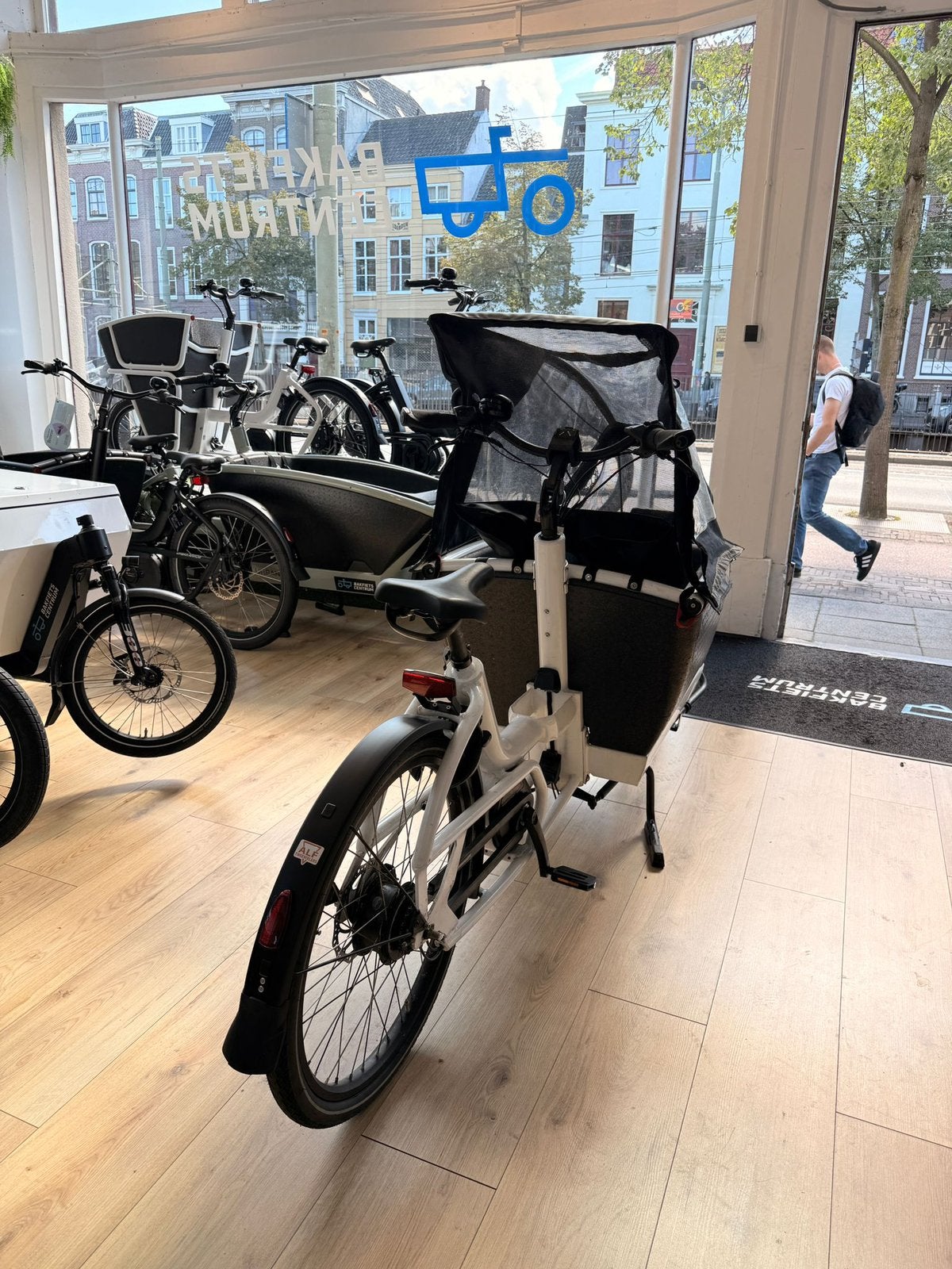 Urban Arrow Family Performance line 500WH Raincover Garantie, Fietsen en Brommers, Fietsen | Bakfietsen, Urban arrow, Huif, Ophalen of Verzenden