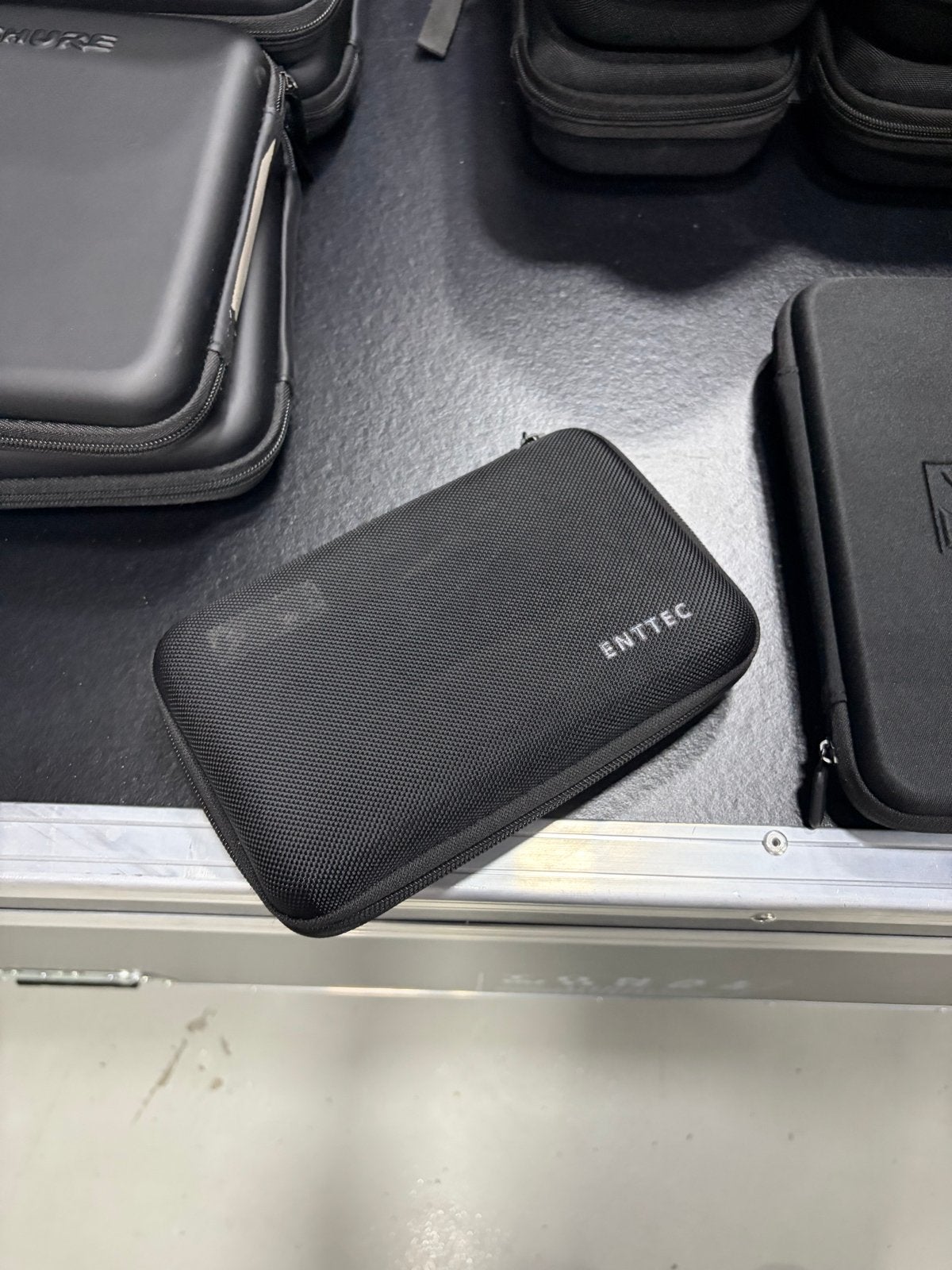 Diverse microfoonhoesjes en -etuis (Shure, DPA, Sennheiser), Ophalen of Verzenden, Gebruikt, Overige typen
