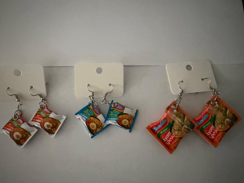 Indo Mie Oorbellen en Sleutelhangers, Ophalen of Verzenden, Nieuw, Overige materialen