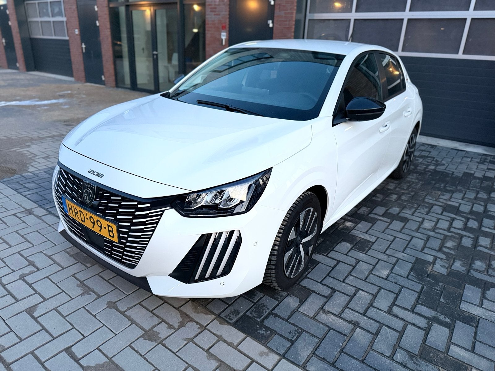 Peugeot 208 1.2 PureTech 75 Style | 2025  |CC |Carplay|NAP |, Auto's, Voorwielaandrijving, Dealer onderhouden, 74 pk, Euro 6