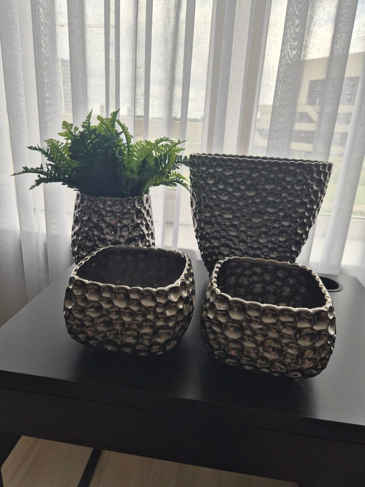 4 mooie bloempotten kleur zilver zgan, Ophalen of Verzenden, Zo goed als nieuw, Overige kleuren, Minder dan 50 cm