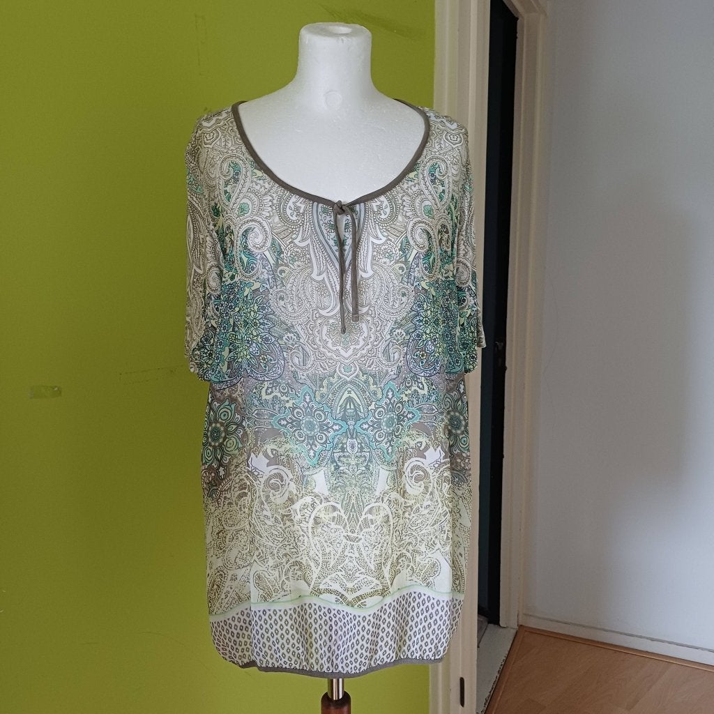 Mooie top van Gerry Weber maat 46, Maat 46/48 (XL) of groter, Ophalen of Verzenden, Zo goed als nieuw, Korte mouw