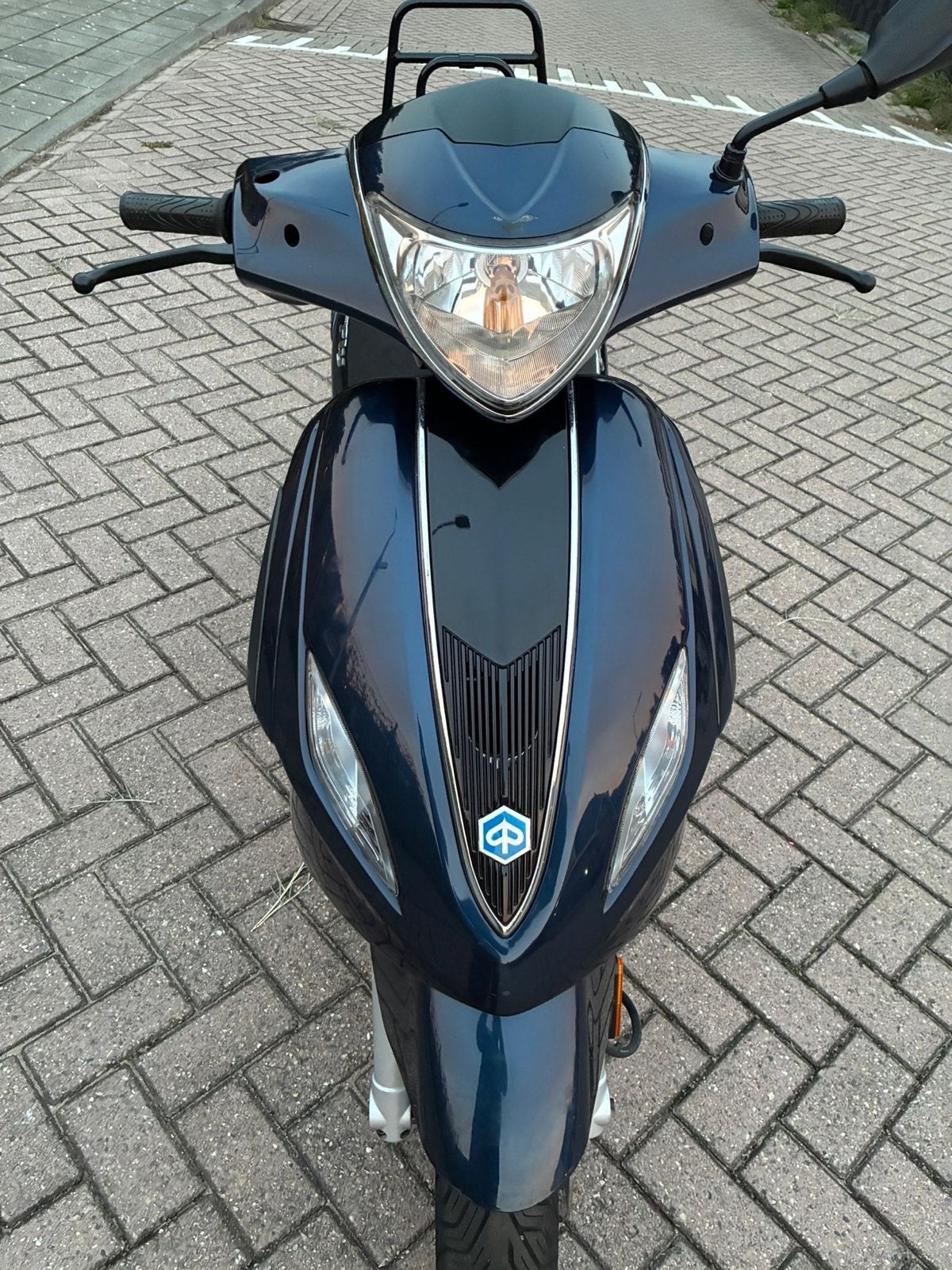 Piaggio Fly Bromscooter - Blauw Metallic, Goede Staat, Fietsen en Brommers, Scooters | Piaggio, Ophalen, Gebruikt, Maximaal 45 km/u