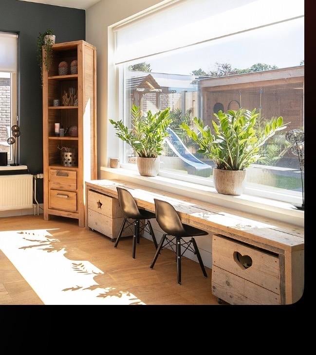 Kinderbureau van steigerhout met stoeltjes en opbergbakken, Ophalen, Opbergruimte, Gebruikt, Hout