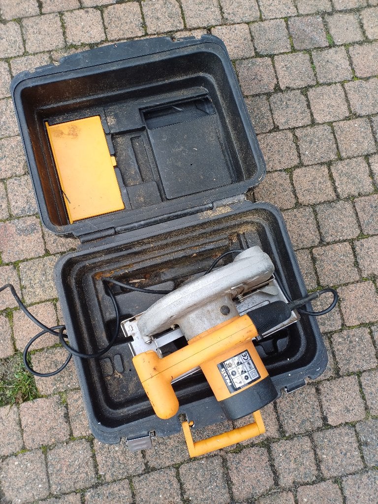 Praxis 1200W handcirkelzaag gebruikt, Doe-het-zelf en Verbouw, Gereedschap | Zaagmachines, Gebruikt, Cirkelzaag, Ophalen of Verzenden